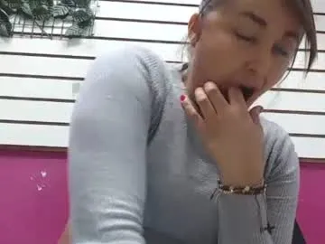 Freechat sarayx on Chaturbate