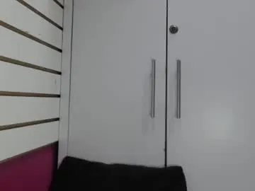 Freechat sarayx on Chaturbate