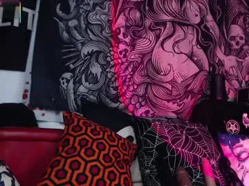 Freechat silentmary on Chaturbate