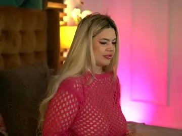 Freechat sophieboobsx on Chaturbate