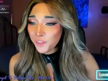 Freechat urgoddess_bella on Chaturbate