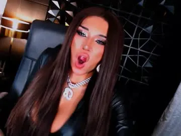 Freechat urgoddess_bella on Chaturbate