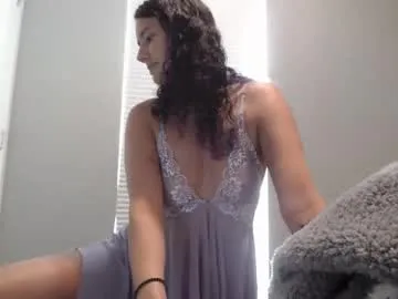 Freechat violethooper on Chaturbate