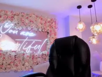 Freechat violettcastel on Chaturbate