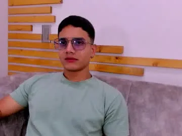 Freechat web_gammer_ on Chaturbate