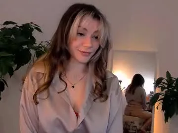 worldsbaby — dance and play with my skirt    #milf #heels #nonude #shy #natural [99 tokens remaining]