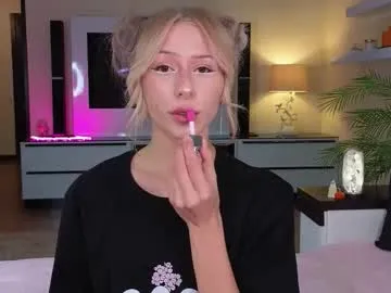 yononeey on Chaturbate 