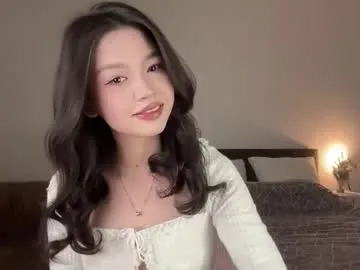 Offline yourlittlesunrise_ on Chaturbate