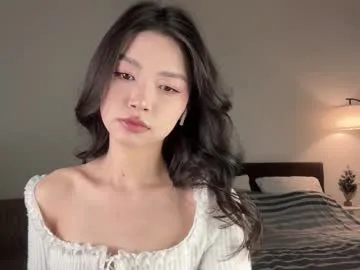 Offline yourlittlesunrise_ on Chaturbate