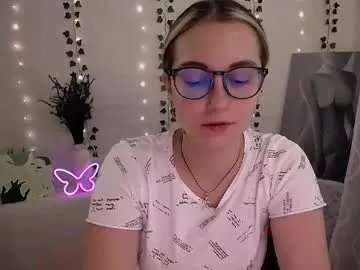 Group yours_piece_of_happiness_ on Chaturbate