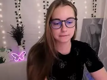 Group yours_piece_of_happiness_ on Chaturbate