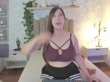 Freechat zafiro22_ on Chaturbate