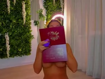 Freechat zinasquirts on Chaturbate