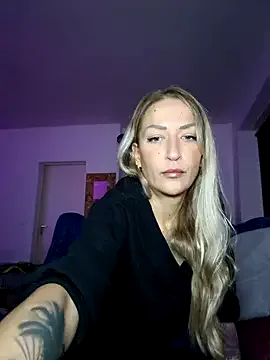 -Jeany- — Boobs out 5 Min