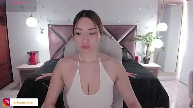 Freechat _Antonnela_ on StripChat