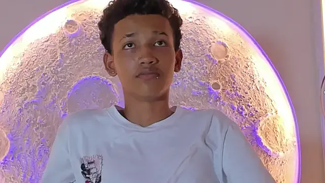 Freechat _Noah19 on StripChat