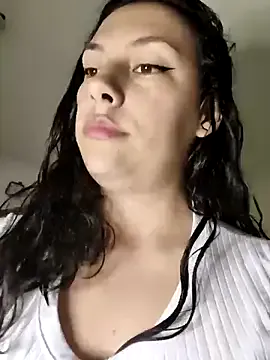 Freechat AlanaDesire on StripChat