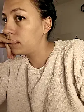 Freechat AlanaDesire on StripChat