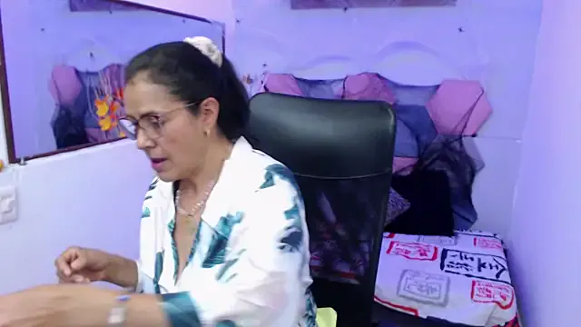 Freechat AmandaPeet on StripChat