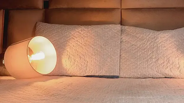 Offline angelinepossy on StripChat