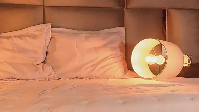 Offline angelinepossy on StripChat