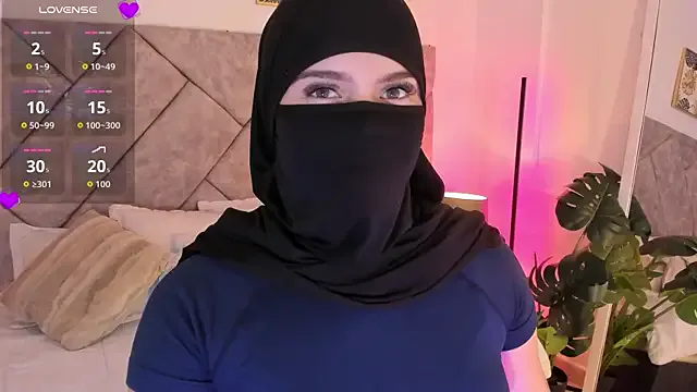 Freechat anna-henao on StripChat