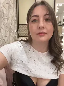 AnnaBri on StripChat