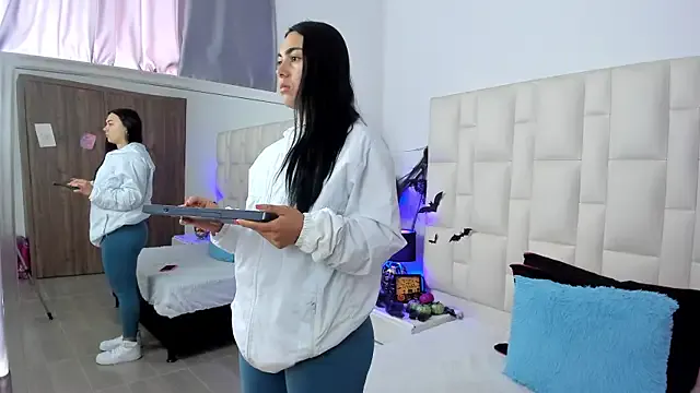 Freechat Ariana_rouse on StripChat