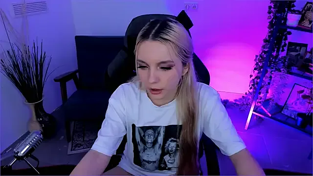 Freechat AuroraWrenfield on StripChat