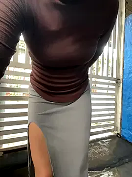 BigAssBee — Teasing me for leaking water in public