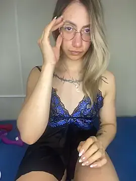 Offline Branquinha_12 on StripChat