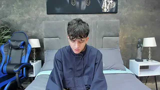 Freechat bruce_hans on StripChat