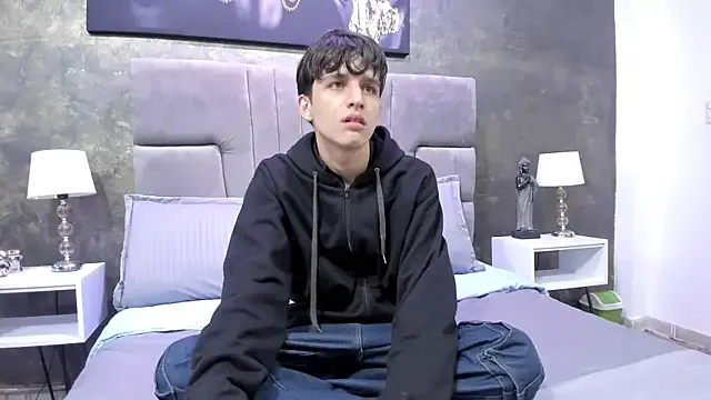 Freechat bruce_hans on StripChat