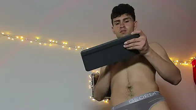 Freechat camilo_model on StripChat