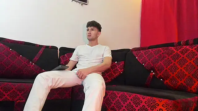 Freechat camilo_model on StripChat