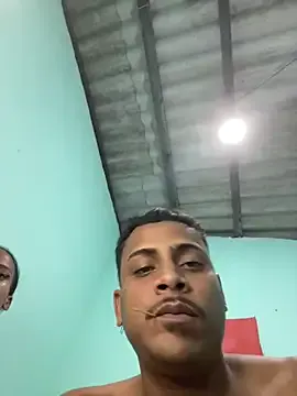 Cdcasados on StripChat