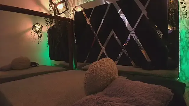 charlotte_bluee — footwork with saliva