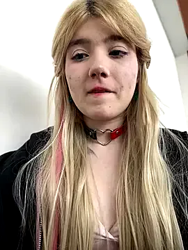 Freechat Cherry___Blossom on StripChat