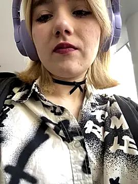 Freechat Cherry___Blossom on StripChat