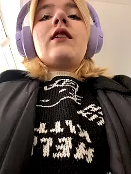 Freechat Cherry___Blossom on StripChat