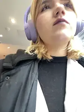 Freechat Cherry___Blossom on StripChat