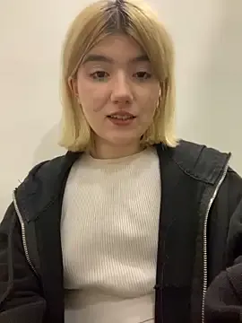 Freechat Cherry___Blossom on StripChat