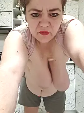 Freechat cindybbwsquirt on StripChat