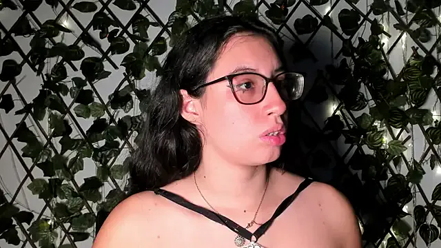 CoralineSanchez — FINGERS ASS