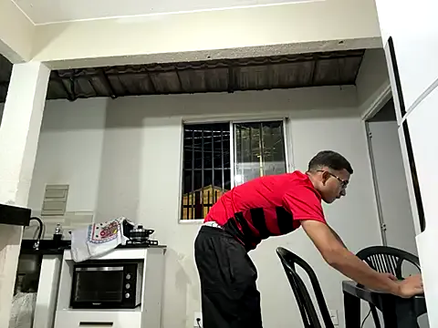 DABLIO061 — Tirar roupa / algum de Braslia ?