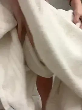 daddyscumprincess — I'm back!