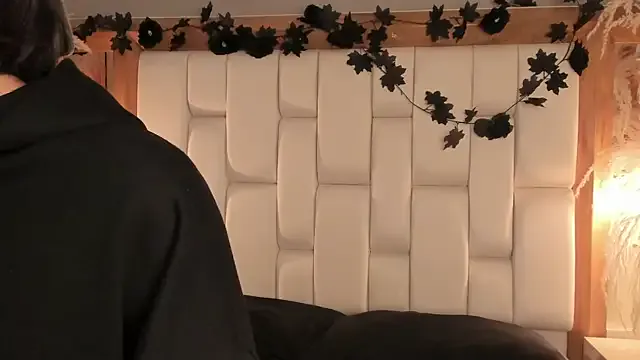 Freechat Daphne_And_Roger on StripChat