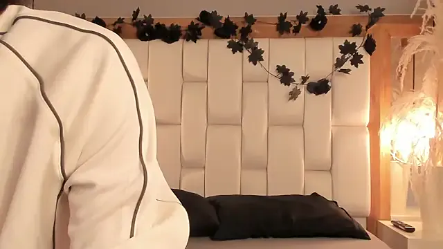 Freechat Daphne_And_Roger on StripChat