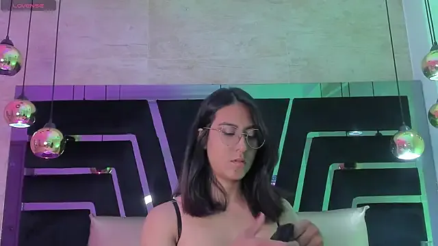 DaraBeckett — rub my pussy with ur fingers 