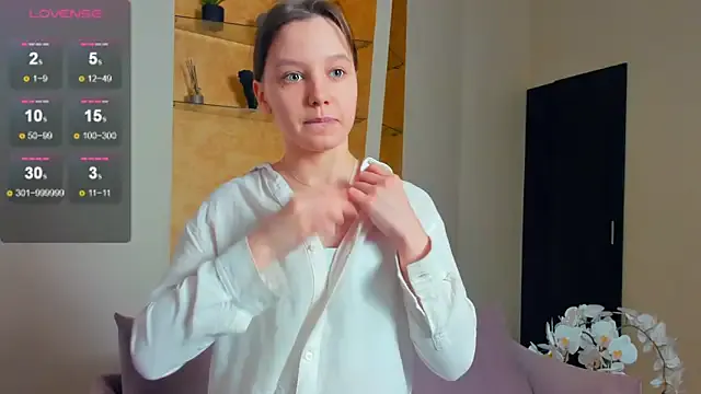 Freechat EdinaCordner on StripChat